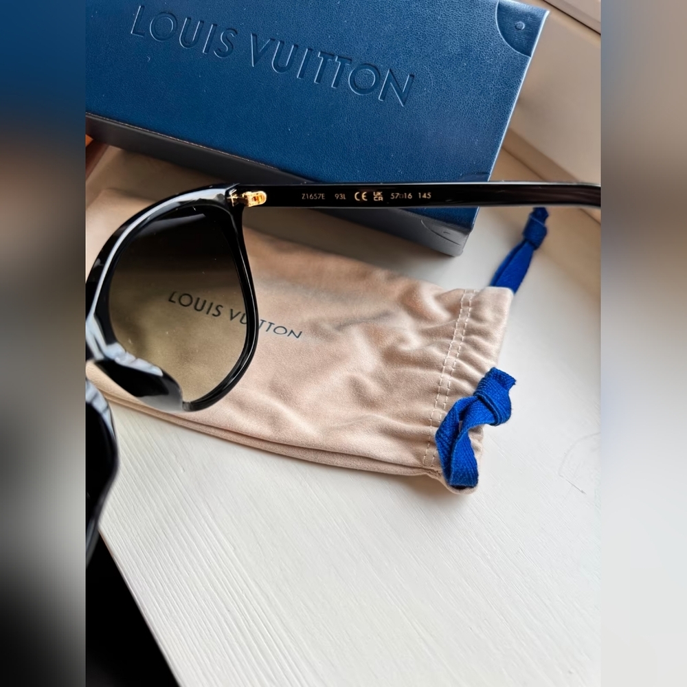Louis Vuitton Clash Square Sunglasses - Picture 8 of 11